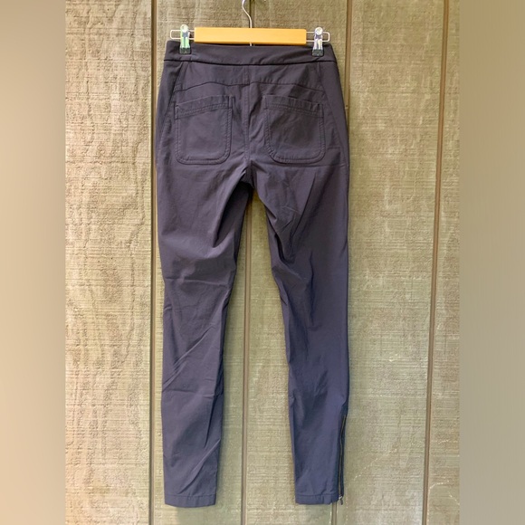 Athleta Trekkie Zipper Pant - Picture 2 of 7